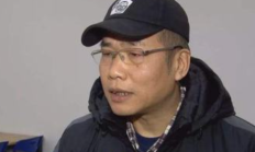 开云APP:马德兴谈国足：最大败笔就是防守型中场的位置上，选择黄政宇首发