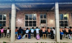 开云:铁皮房、土操场，这里有一座“筑梦”摔跤馆